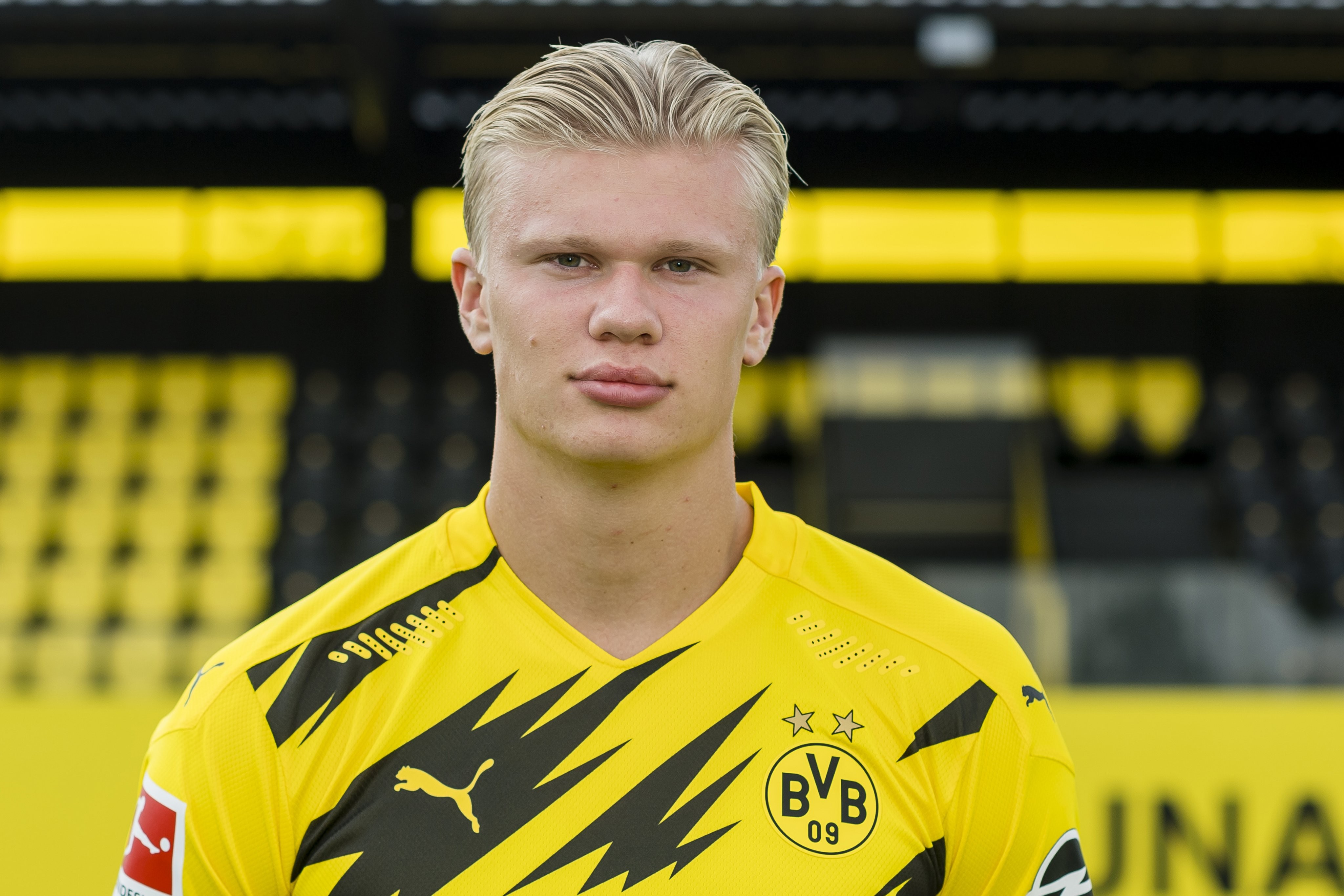 首发出战阿尔巴尼亚，22岁夸安萨英格兰成年队首秀（22岁夸安萨迎英格兰成年队处子秀，首发对阵阿尔巴尼亚）