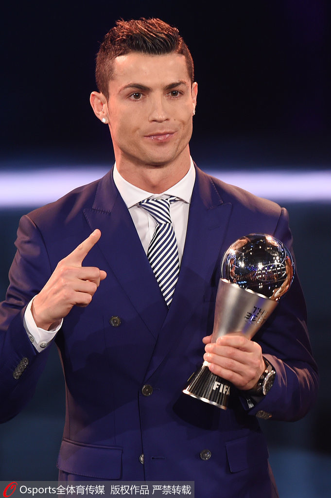 开始北伐！曼联在客场以4比1轻取狼队，3轮不败后升第6