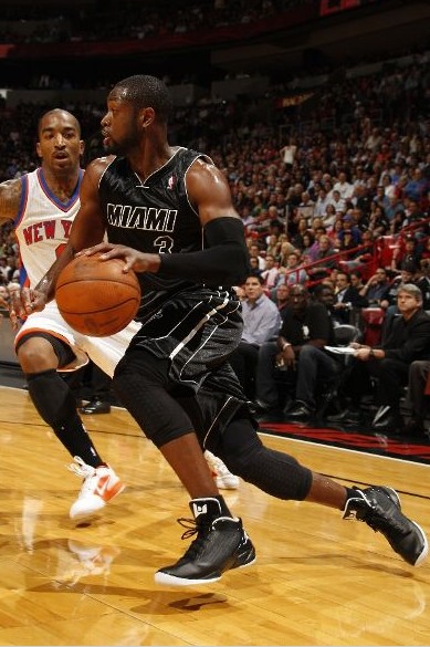 王洪亮：美国巴西身体强太多；若早跟她们踢热身赛或许会好些（王洪亮：美国、巴西身体优势太明显；若提前热身交手或许会更好）