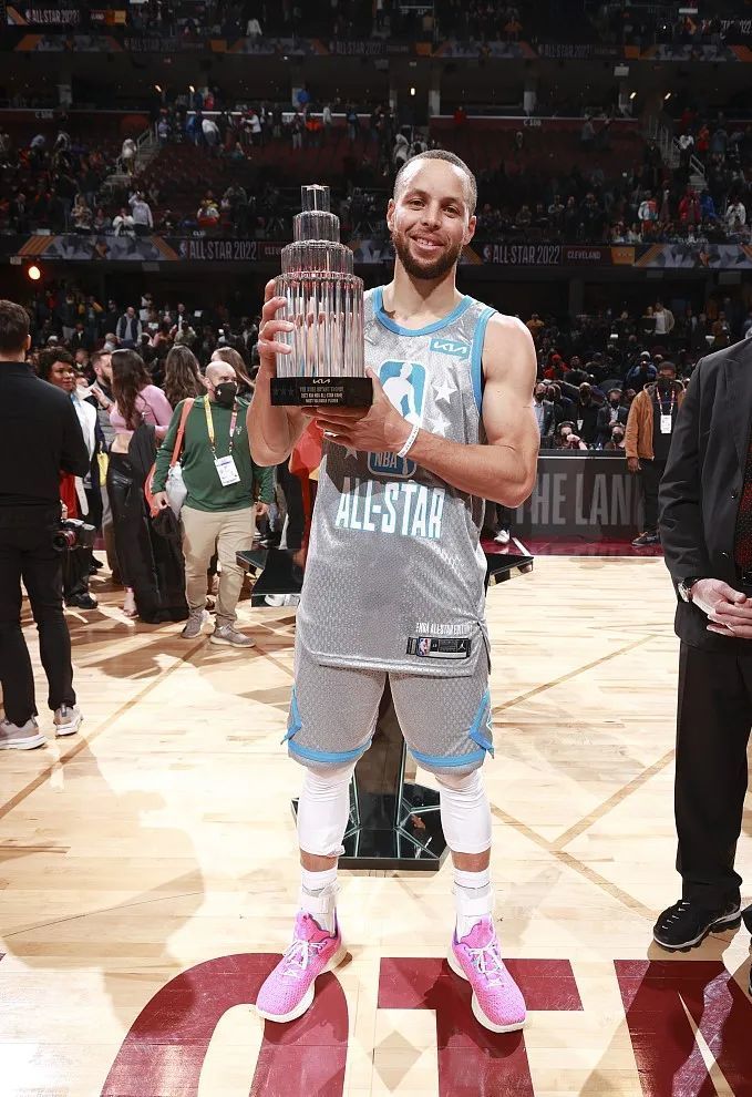 女子职业篮球联盟WNBA延长劳资协议（WNBA续签劳资协议）