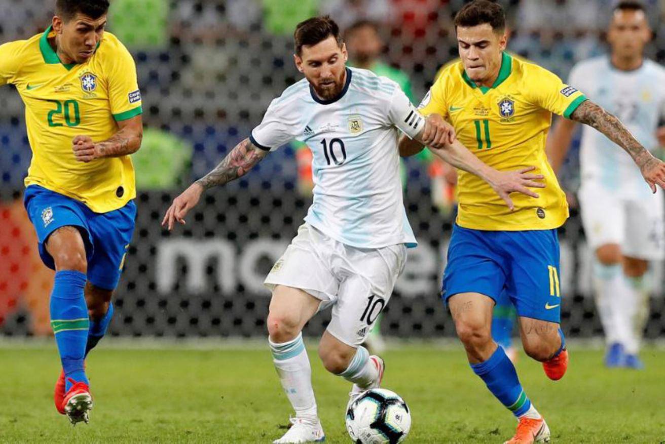 践行三亿人上冰雪 “冰超”联赛火爆进行中冰超联赛冰雪体育（助力三亿人上冰雪，冰超联赛火热进行中）