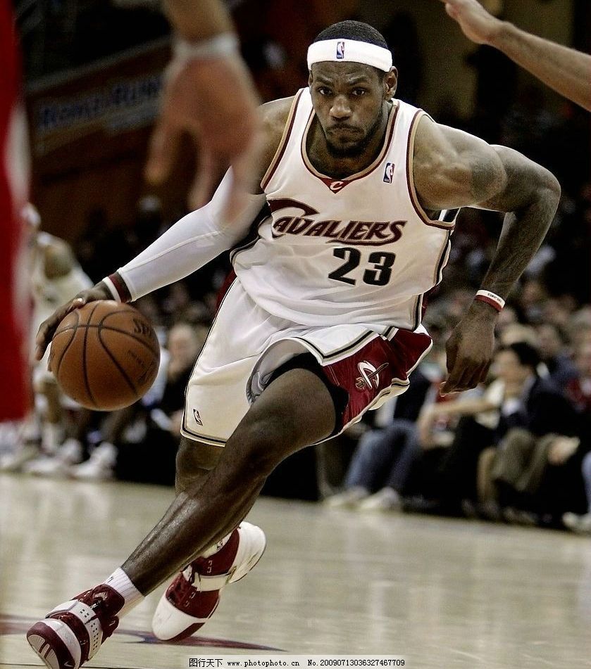 里程碑之战，麦肯尼迎来尤文生涯第200次出场（麦肯尼第200次代表尤文出场，迎来里程碑时刻）