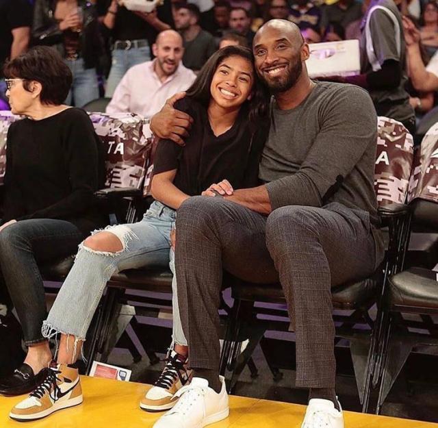 浓眉重返五号位！基德：他别无选择，为了球队他愿意付出一切（浓眉重回五号位！基德：唯此一途，他愿为球队倾尽所有）