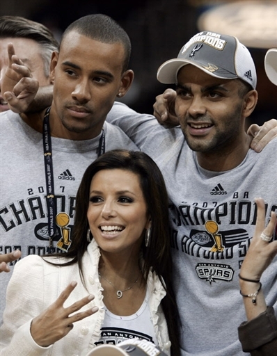 曼联拉什福德末段绝杀狼队（拉什福德压哨绝杀助曼联击败狼队）