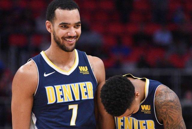 状态火热！乔治半场13中8得到27分3篮板4助攻（手感爆棚！乔治半场13投8中砍下27分3板4助）