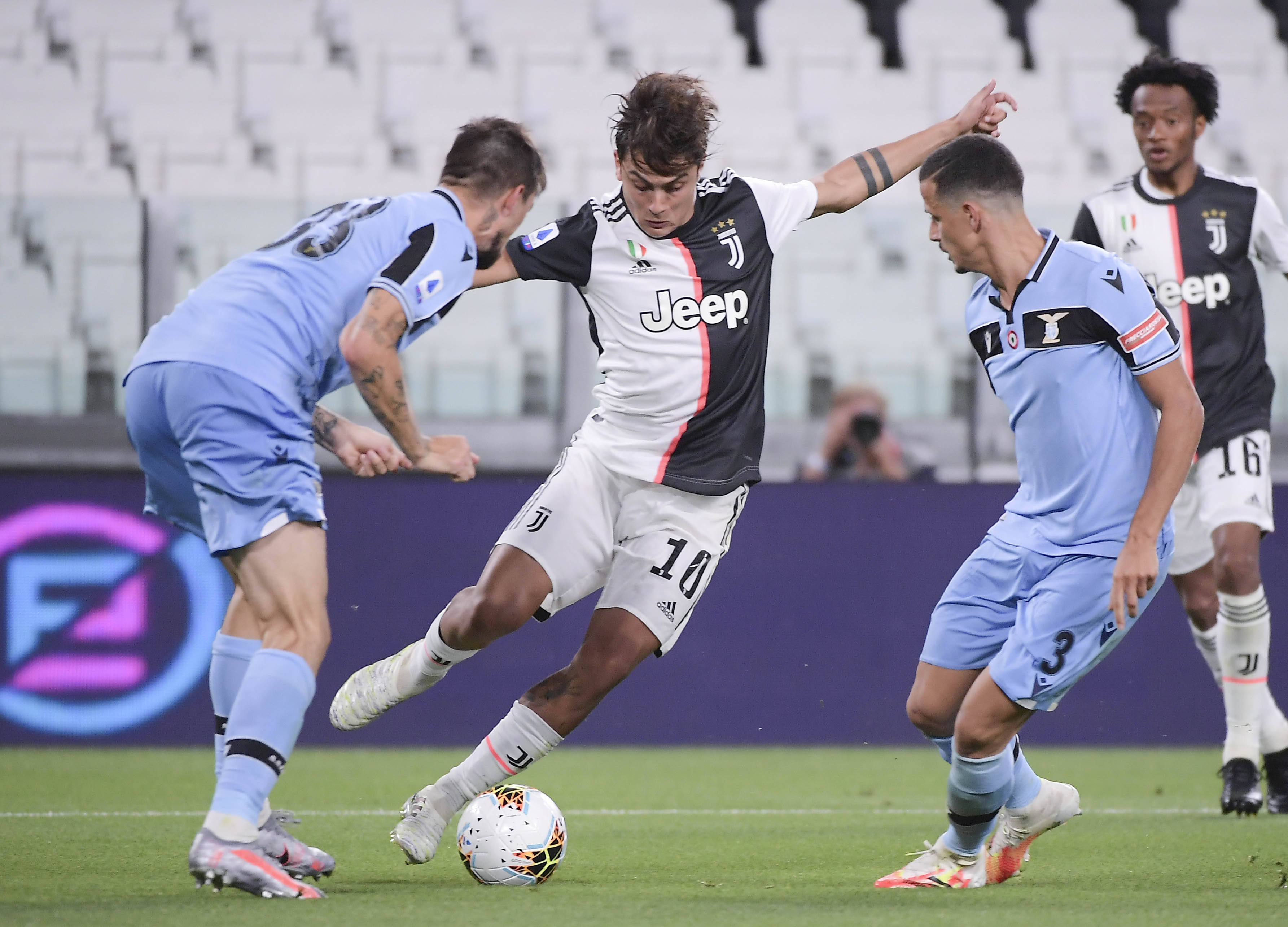 C 罗专访炸裂言论合集！退役时间定了，但这些争议更炸！（C罗专访火力全开：退役时间已定，争议话题更惹火）